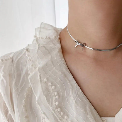 Women's‌ Minimalist Bowknot Necklace - Trend Zone